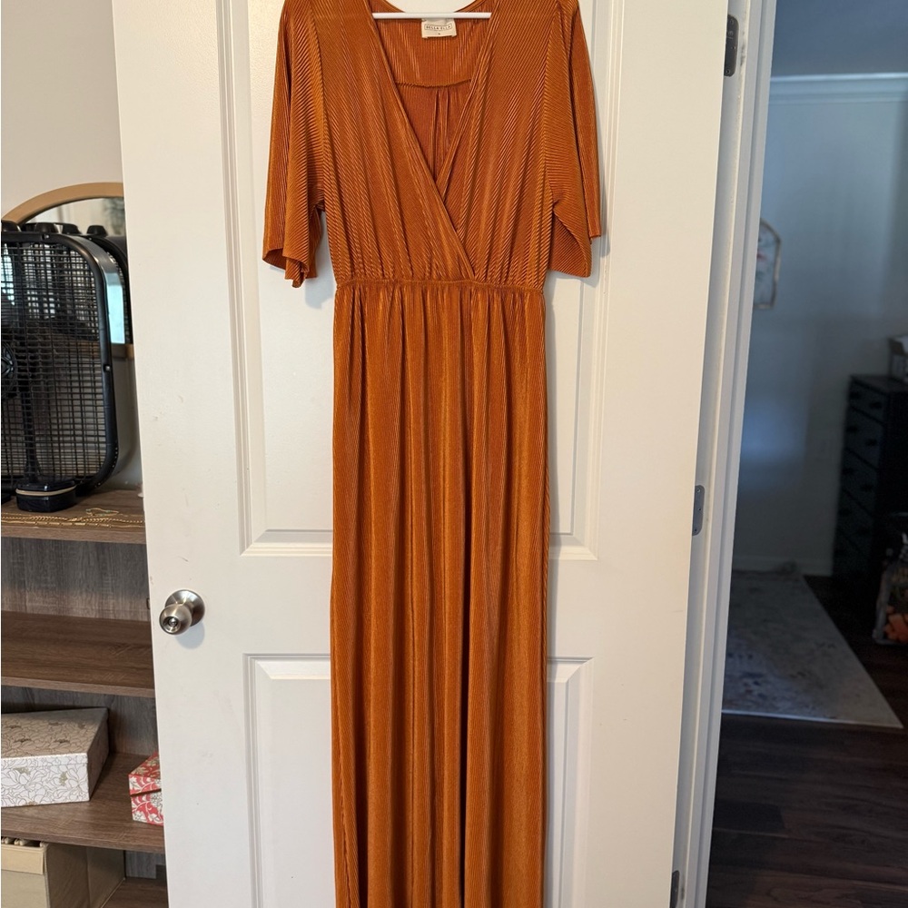 Bella Ella Boutique Rust Maxi Dress-Never Worn